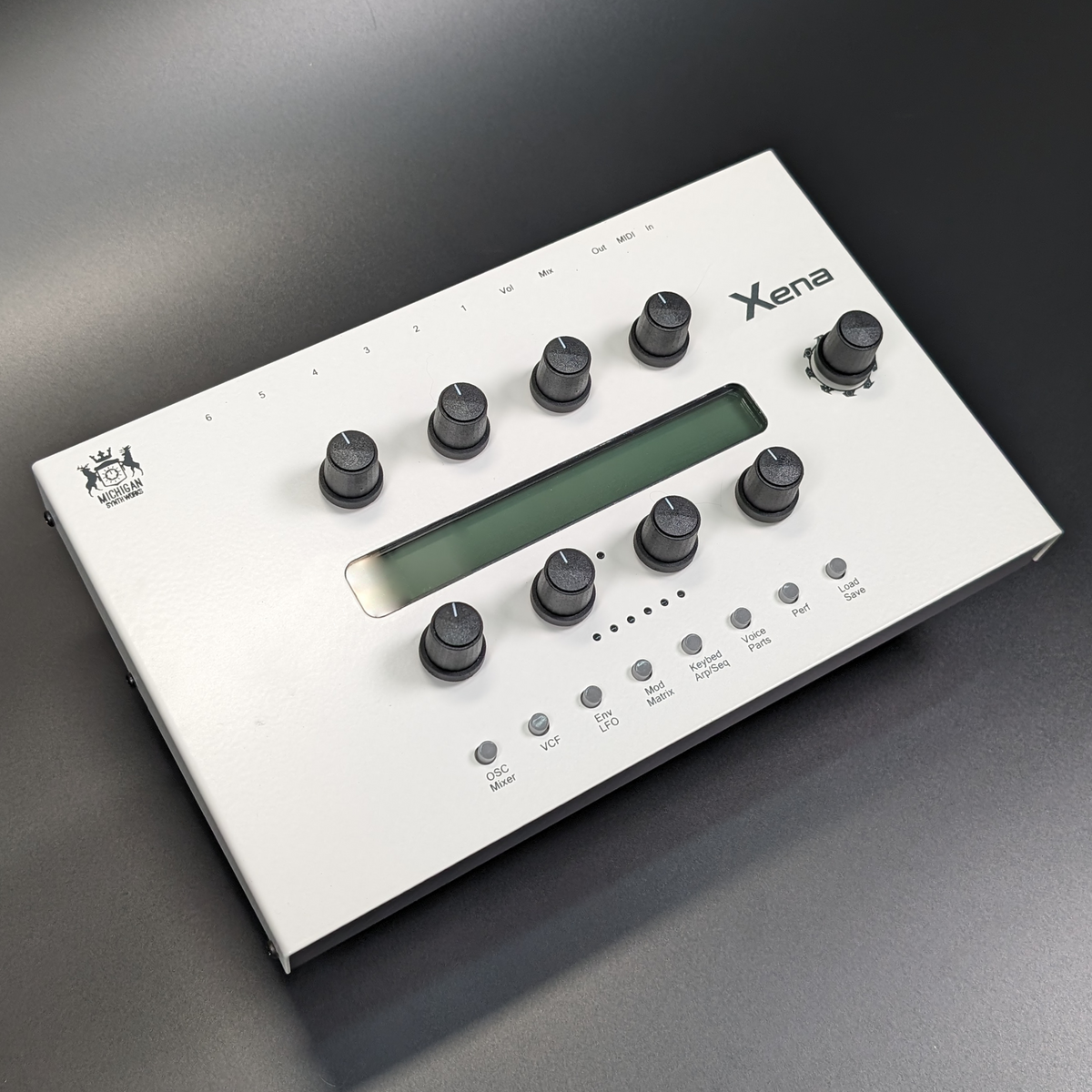 Sintetizzatore da tavolo Michigan Synth Works Xena, vista angolata