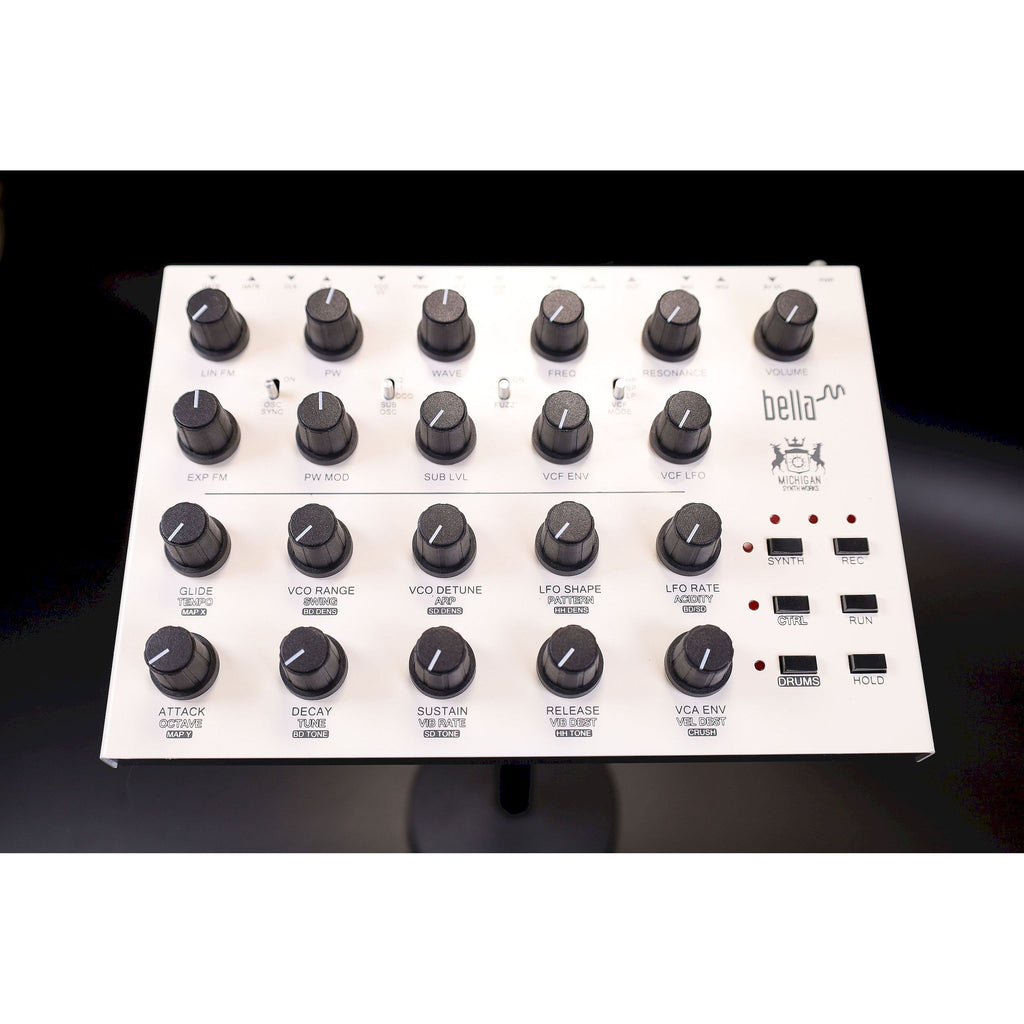 Sintetizzatore mono ibrido digitale-analogico Michigan Synth Works Bella
